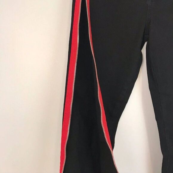 High Rise Skinny W/ Red Zipper Detail by BLANK NYC - Picture 4 of 7